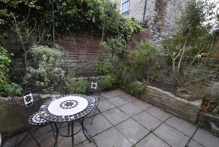 2 bedroom terraced house to rent - Photo 5