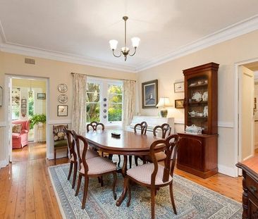 6-month lease term - 4 Bedroom Family Home - Photo 3