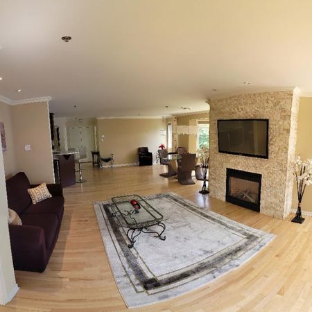 Condo 1275pi² à Ste-Julie : électroménagers, meubles, Borne de recharge, 2 cambres, 1 bureau, 2 salles de bain, cuisine, salle à manger et espace de s - Photo 3