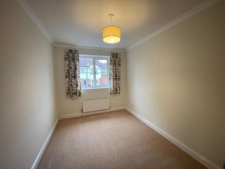 3 bedroom semi-detached house to rent - Photo 3
