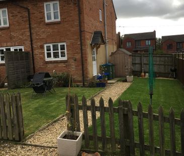 2 bedroom end of terrace house to rent - Photo 5