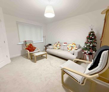 3 bedroom semi-detached house to rent - Photo 1