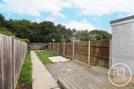 2 bedroom end of terrace house to rent - Photo 4