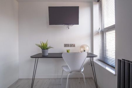 6 bedroom house to rent - Photo 4