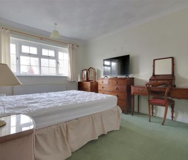 3 bedroom end of terrace house to rent - Photo 3