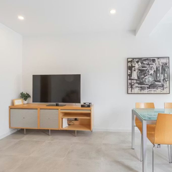 Carrer de Joan Güell, Barcelona, Catalonia 08028 - Foto 1