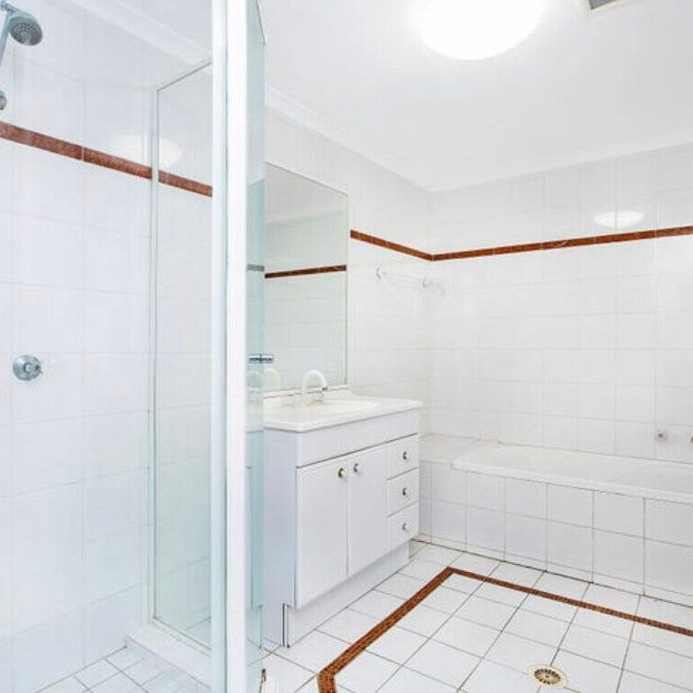 Burwood - Photo 1