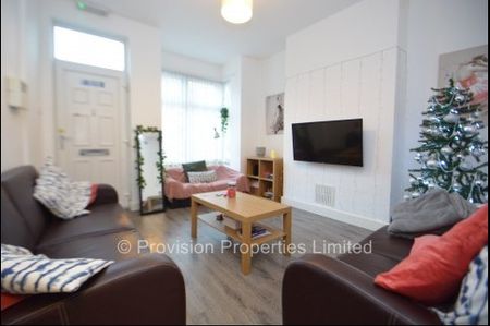 5 Bedroom Properties in Headingley - Photo 2