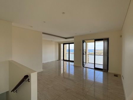 UNIQUE PROPERTY WITH FANTASTIC OCEAN VIEWS - Photo 2