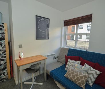2 bedroom ground floor flat to rent - Photo 3