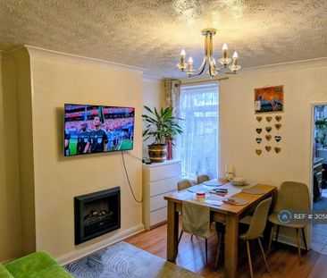2 bedroom terraced house to rent - Photo 2