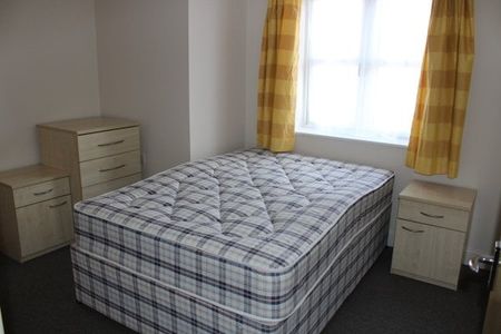 Maddalena House, Hill Lane - Photo 2