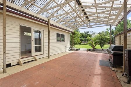 Family Home in the Heart of Newtown - Photo 5