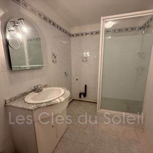 Location Appartement 2 pièces 45m² TOULON 83000 - Photo 2