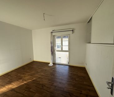 Location Appartement 3 pièces 83m² ANGOULEME 16000 - Photo 3