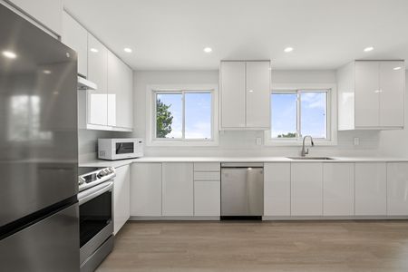 For Lease - 3211 Eighth Line, Bradford West Gwillimbury, Ontario - Photo 3