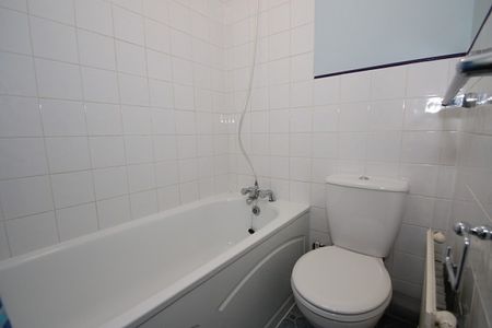Bisley, Woking - Photo 4