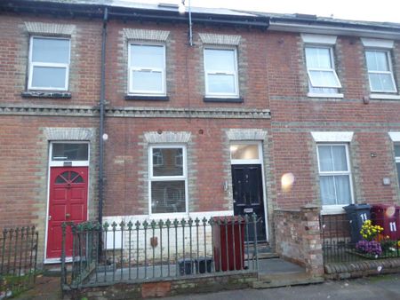 1 bedroom ground floor flat to rent - Photo 5