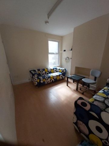 4 bedroom house share to rent - Photo 2