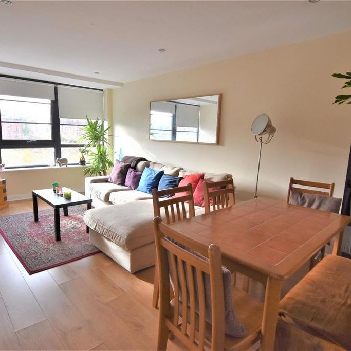 2 bedroom flat to rent - Photo 1