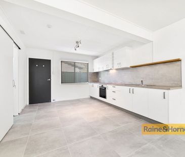SPACIOUS 4 BEDROOM HOUSE IN SOUTH UMINA - Photo 1