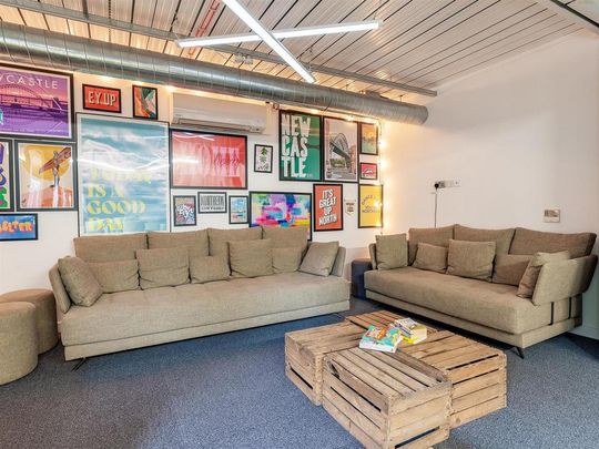 Studio to rent - Photo 1