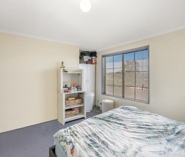 Tidy Two Bedroom Unit - Photo 4