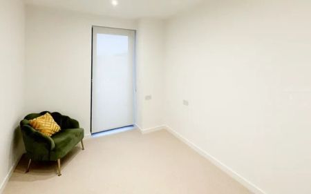 2 Bedroom 2 Bathroom Apartment 302 - Photo 5