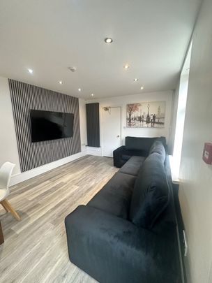 6 Bed Semi-Detached House, Derby Grove, NG7 - Photo 1