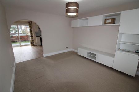 3 bedroom semi-detached house to rent - Photo 5