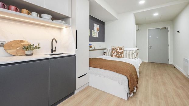 Studio to rent - Photo 1