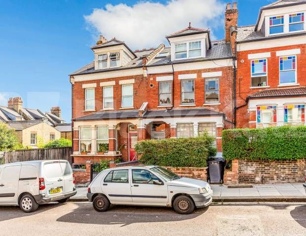 within a beautiful period conversion in Crouch End - Photo 1