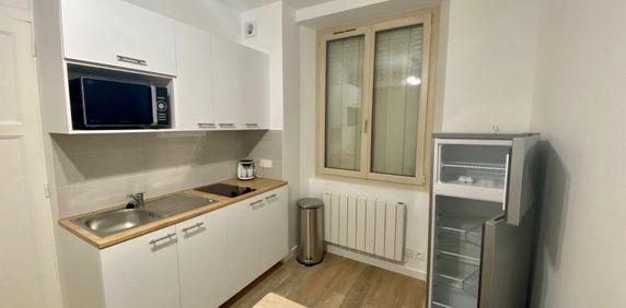 RENNES - rue Alain Bouchart - Studio meublé situé au rez-de-chaussée d'une copropriété proche d... - Photo 2