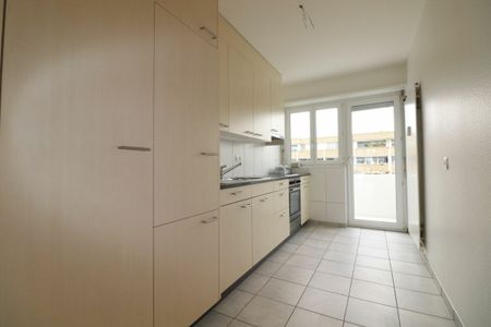 Nähe Rauracherzentrum in Riehen - schöne 5-Zimmerwohnung im 3.OG - Photo 2