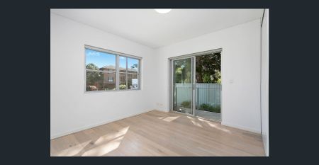 Immaculate unit in great location - Photo 5