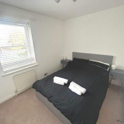 2 bedroom property to rent in Renfrew - Photo 1