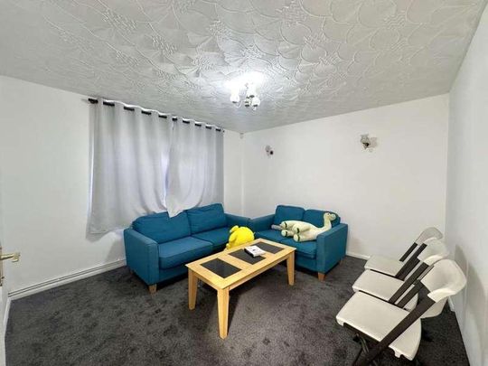 Ditton Road, Southall, UB2 - Photo 1