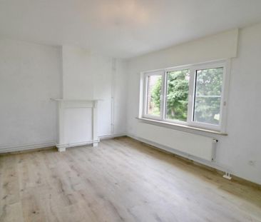 Woning met 4 slpk, tuin met terras en garage voor 1.175 EUR/mnd - Photo 1