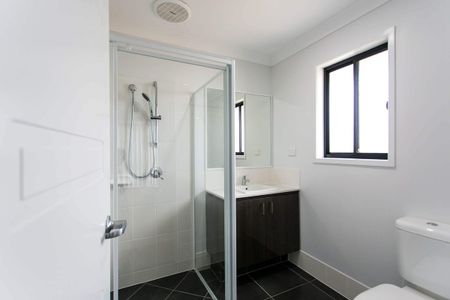 BEAUTIFUL 4 BEDROOM FAMILY HOME - Photo 5