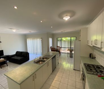 5-bedroom shared house / townhouse, Lincoln Place - Photo 3