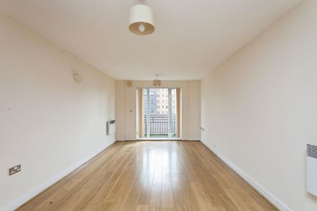 2 Bed Flat, Windmill Lane, E15 - Photo 4