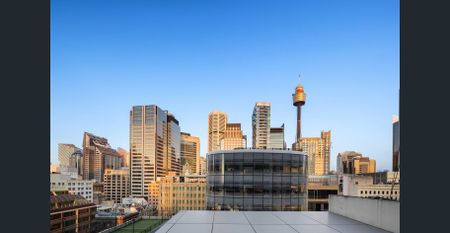 Stunning Three Bedroom Unfurnished Apartment in Ideal Mid City Location. - Photo 2