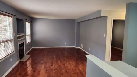 Four bedroom home for rent in Whitby - Photo 2