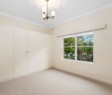 Updated and spacious home in ideallyic location - Photo 3