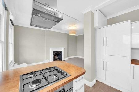 Top Floor Flat, Bennett Park, Blackheath, SE3 - Photo 5