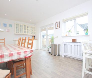 4 bedroom detached house to rent - Photo 3