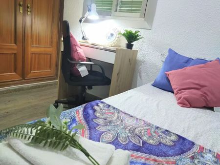 Carrer Vista Alegre, Burjassot, Valencian Community 46100 - Photo 2