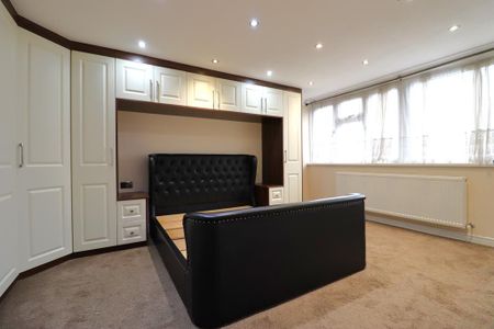 4 bedroom terraced house to rent - Photo 2