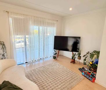 Modern Townhouse! - Photo 4