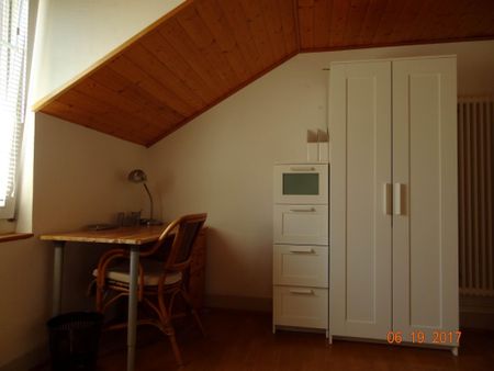 Room in shared accommodation - Photo 4